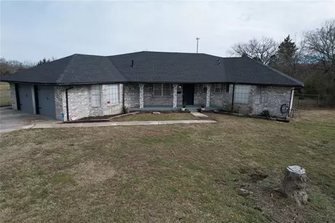 1916 John St, Seminole, OK 74868