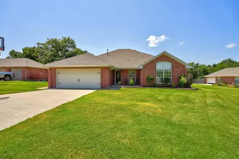 2643 Greystone Ln, Choctaw, OK 73020
