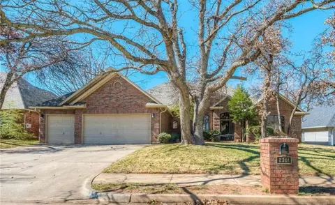2301 Powderhorn Trl, Edmond, OK 73034