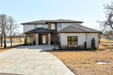 2261 Edgewater Cir, Blanchard, OK 73010