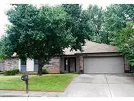 2116 Shorewood Ln, Edmond, OK 73003