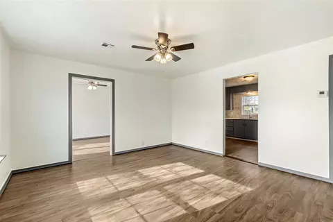1107 Jackson St, Perry, OK 73077 photo 9