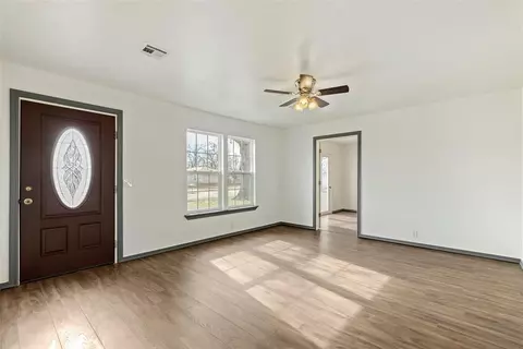 1107 Jackson St, Perry, OK 73077 photo 3