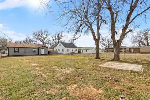 1107 Jackson St, Perry, OK 73077 photo 15