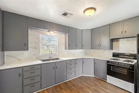 1107 Jackson St, Perry, OK 73077 photo 5