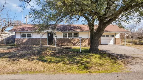 309 Jan Dr, Stratford, OK 74872
