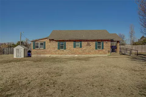 3615 Decker Dr, Moore, OK 73160