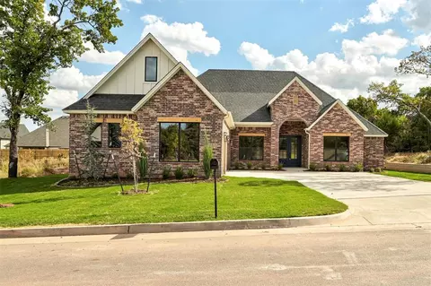 4608 Maple Ridge Dr, Edmond, OK 73034