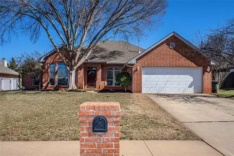 1012 Kingston Blvd, Edmond, OK 73034