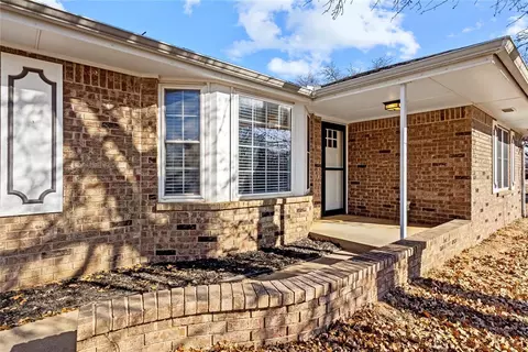 101 Oakwood Dr, Hennessey, OK 73742