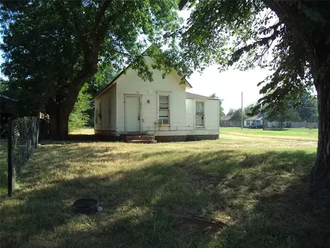 2017 W Washington Ave, Guthrie, OK 73044