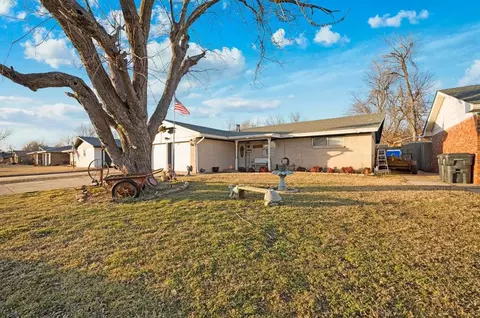 8117 NW 28th Ter, Bethany, OK 73008