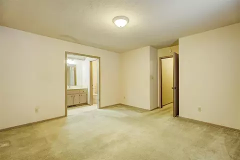 1902 Oakmeadows Dr, Norman, OK 73071 photo 23