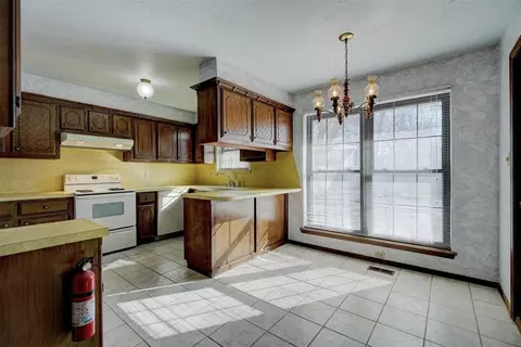 1902 Oakmeadows Dr, Norman, OK 73071 photo 7