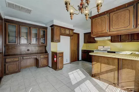 1902 Oakmeadows Dr, Norman, OK 73071 photo 8