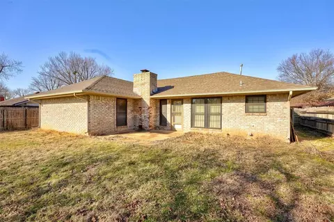 1902 Oakmeadows Dr, Norman, OK 73071 photo 27