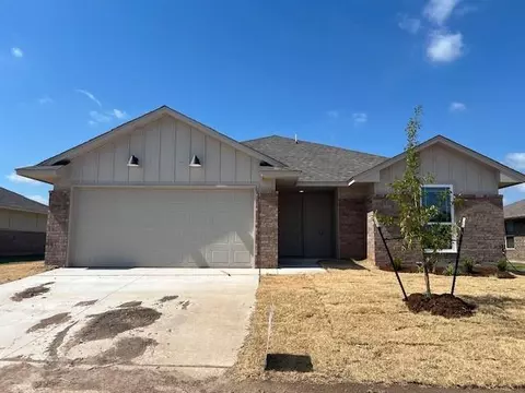 912 Dusky Valley Ln, Chickasha, OK 73018