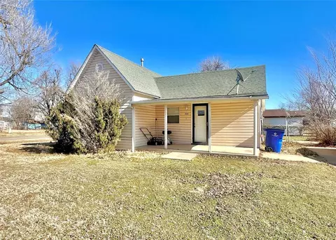 424 N Oak St, Crescent, OK 73028