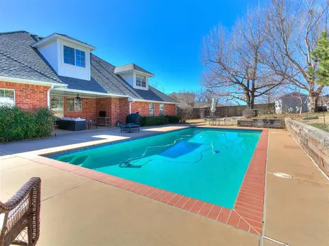 317 Timberdale Dr, Edmond, OK 73034