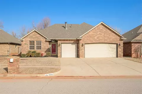 11905 SW 17th St, Yukon, OK 73099