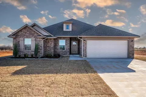 1952 W Crossbow Way, Mustang, OK 73064