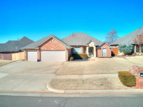 2625 SE 6th St, Moore, OK 73160