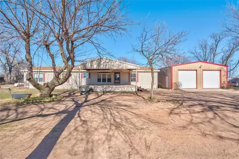 7401 Debbie Lynn Ln, Norman, OK 73072