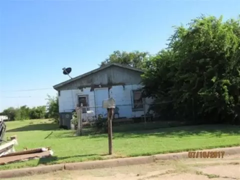 2111 SW Mckinley Ave, Lawton, OK 73501