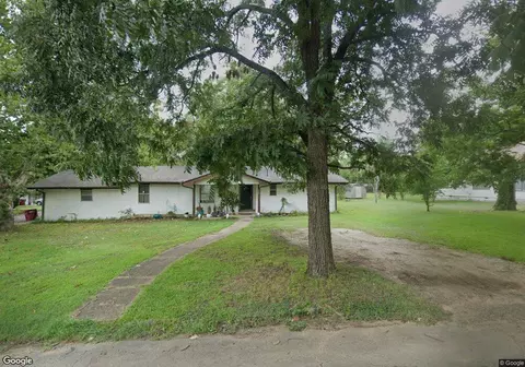 512 E Bluff St, Hugo, OK 74743