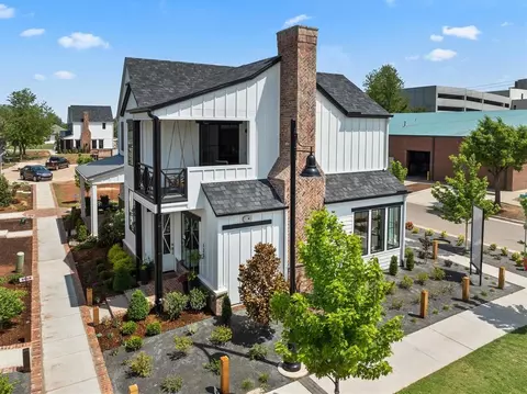 225 W First St #125, Edmond, OK 73003