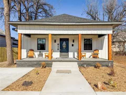 612 W Iowa Ave, Chickasha, OK 73018