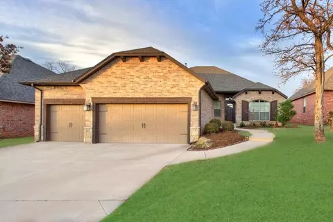 2425 San Marco Ln, Edmond, OK 73034