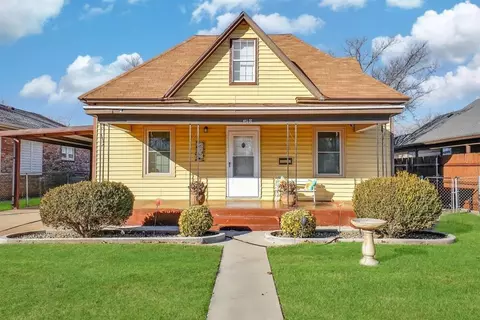 310 N 8th St, Clinton, OK 73601