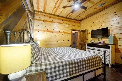 Bedroom - 80 Juniper Rd, Broken Bow, OK 74728 photo 3 of 10