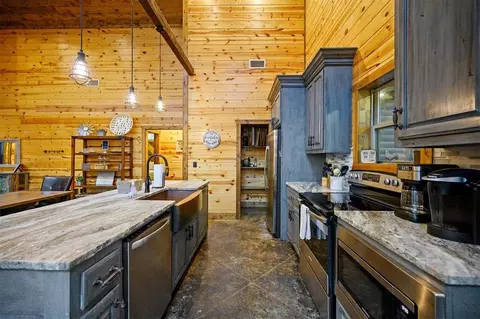 Kitchen - 80 Juniper Rd, Broken Bow, OK 74728 photo 4 of 4