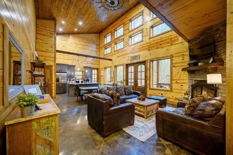 Living - 80 Juniper Rd, Broken Bow, OK 74728 photo 1 of 4