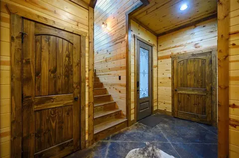 Entry Way - 80 Juniper Rd, Broken Bow, OK 74728 photo 1 of 2