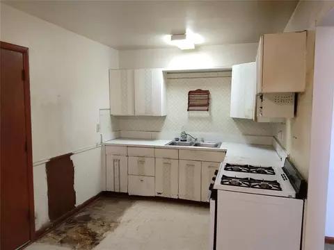 1046 E Coe St, Altus, OK 73521 photo 2