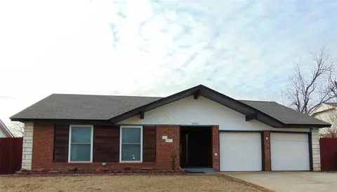 1001 S Avery Dr, Moore, OK 73160