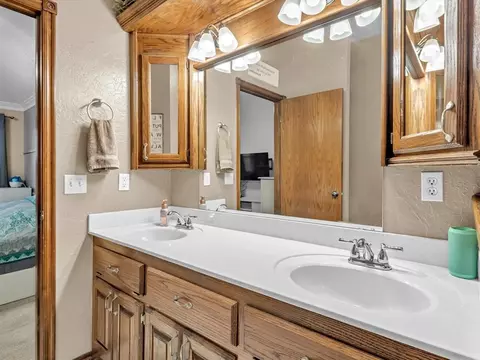 517 Allison Ln, Moore, OK 73160 photo 23