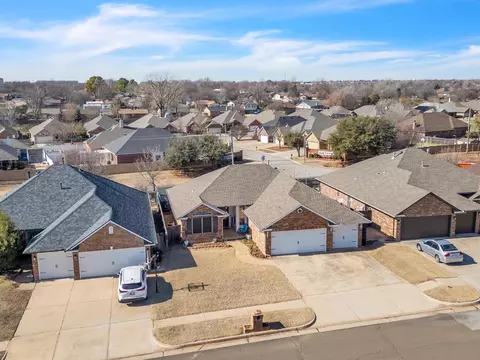 517 Allison Ln, Moore, OK 73160 photo 2