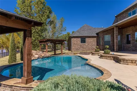 21747 Coffee Tree Cir, Edmond, OK 73012