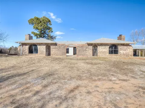 18 Horseshoe Ln, Mcloud, OK 74851