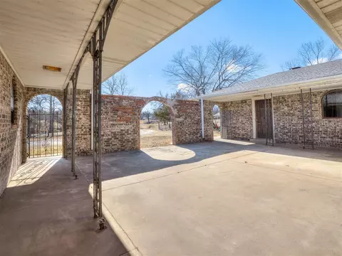 18 Horseshoe Ln, Mcloud, OK 74851 photo 4