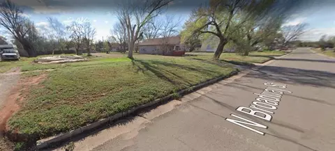 406 N Broadway St, Sayre, OK 73662