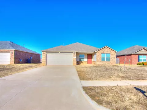 2013 W Oak Valley Way, Mustang, OK 73064