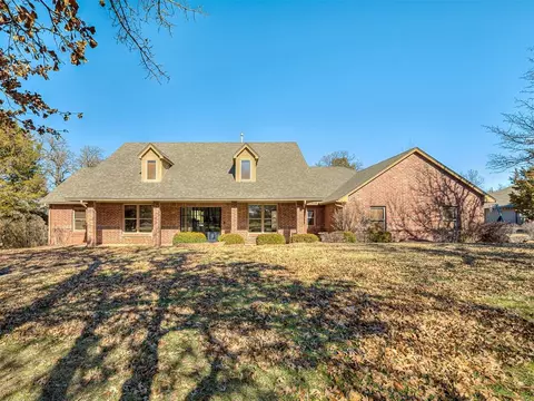 8007 Redbud Creek Dr, Edmond, OK 73034