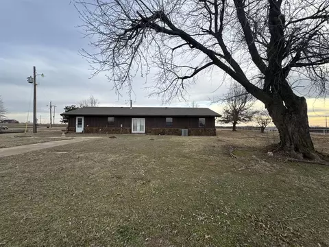 1716 W 9th St, Cushing, OK 74023 photo 3