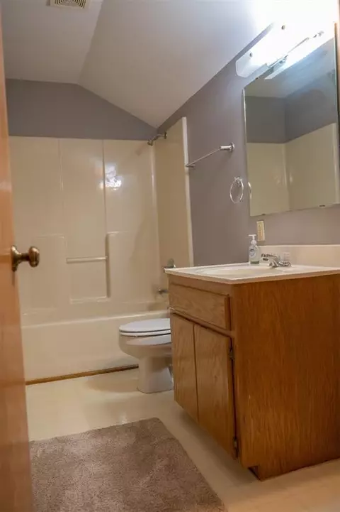 Bath - 53 E Fork Rd, Broken Bow, OK 74728 photo 6 of 6