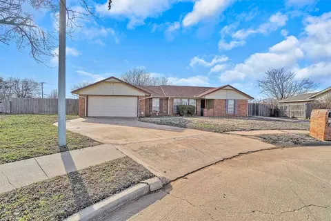 701 Canterbury Blvd, Altus, OK 73521 photo 2